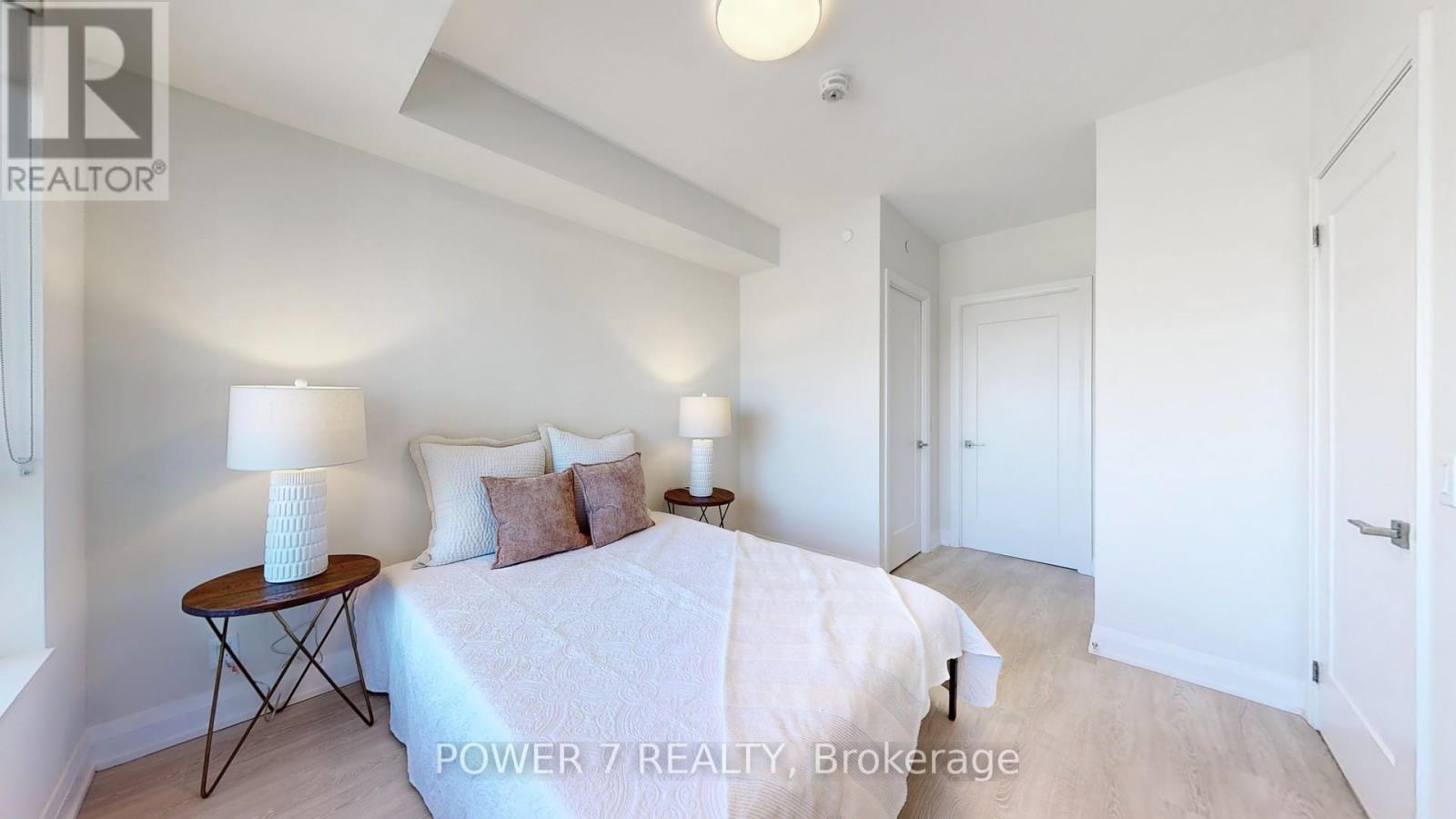 Photo 14 of 1706 18 Water Walk Drive, Markham ON