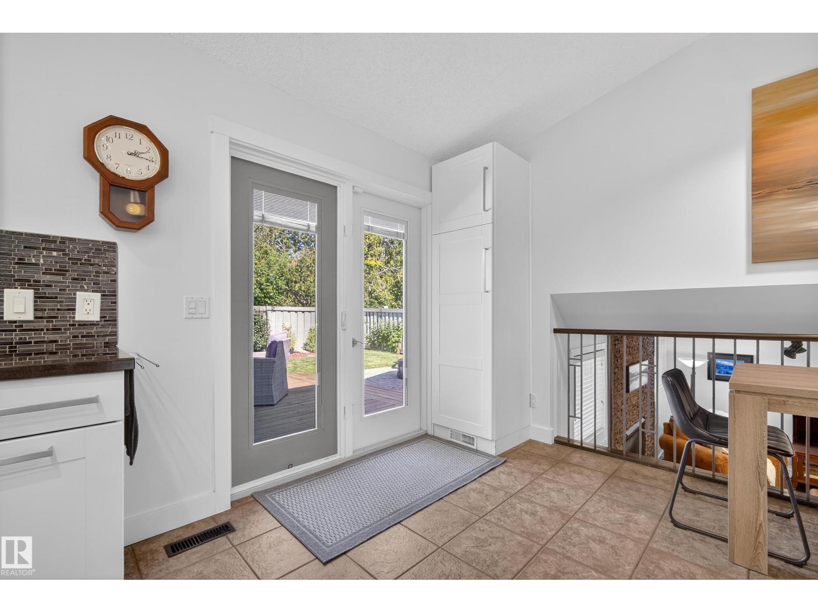 Photo 10 of 51 Oakpark Cr, St Albert AB