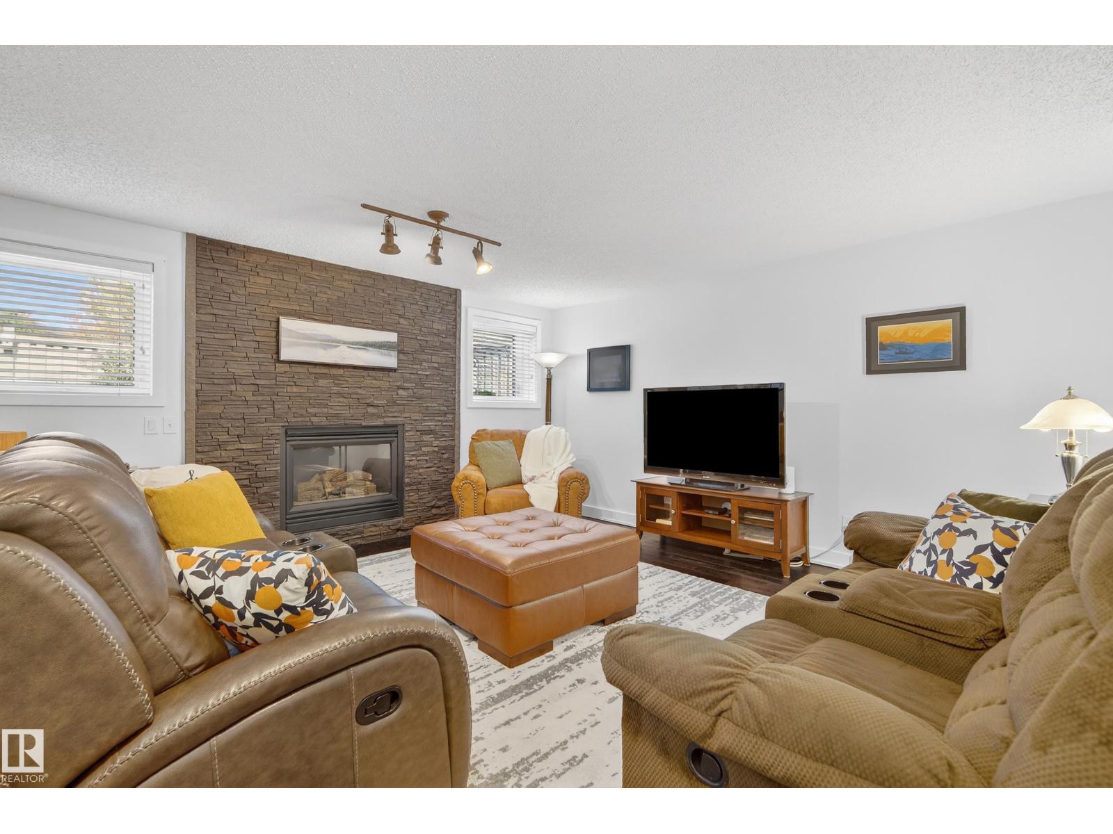Photo 18 of 51 Oakpark Cr, St Albert AB