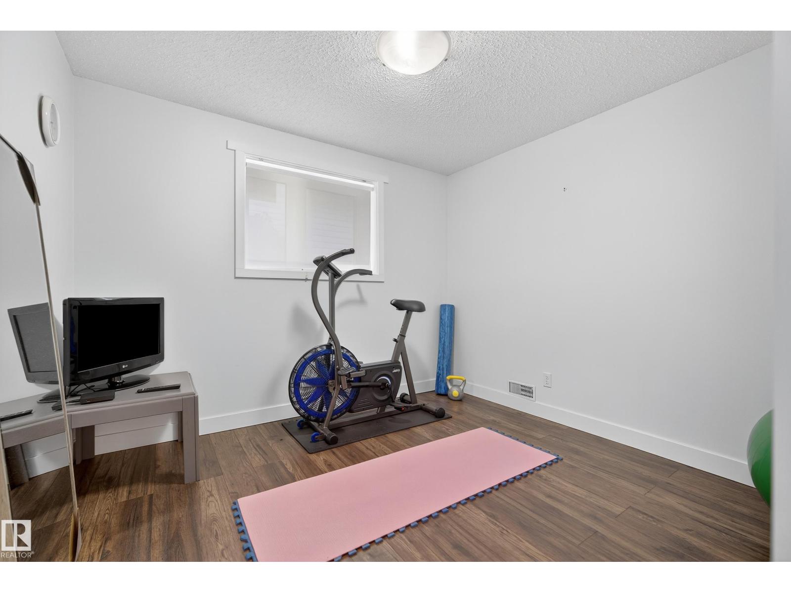 Photo 31 of 51 Oakpark Cr, St Albert AB