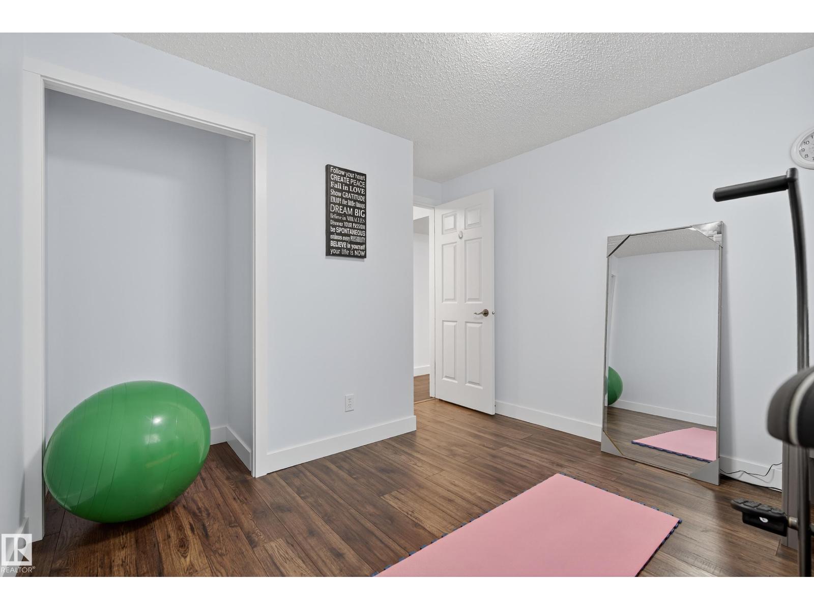 Photo 32 of 51 Oakpark Cr, St Albert AB