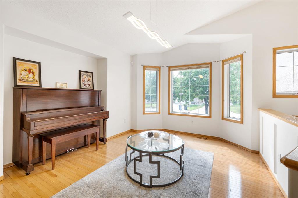 Photo 14 of 102 Lindmere Drive, Winnipeg MB