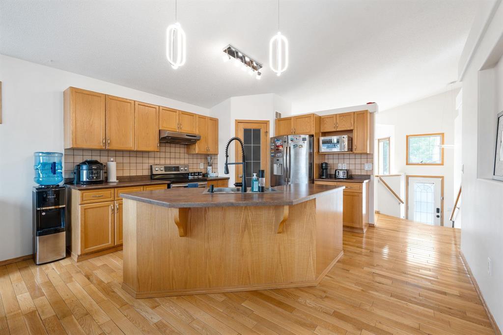 Photo 17 of 102 Lindmere Drive, Winnipeg MB