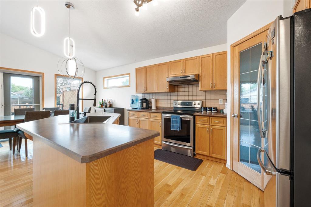Photo 20 of 102 Lindmere Drive, Winnipeg MB