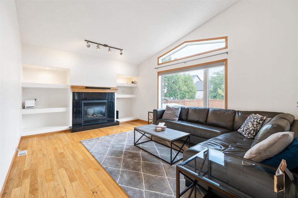Photo 25 of 102 Lindmere Drive, Winnipeg MB