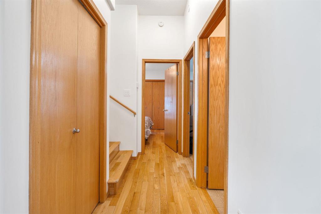 Photo 29 of 102 Lindmere Drive, Winnipeg MB