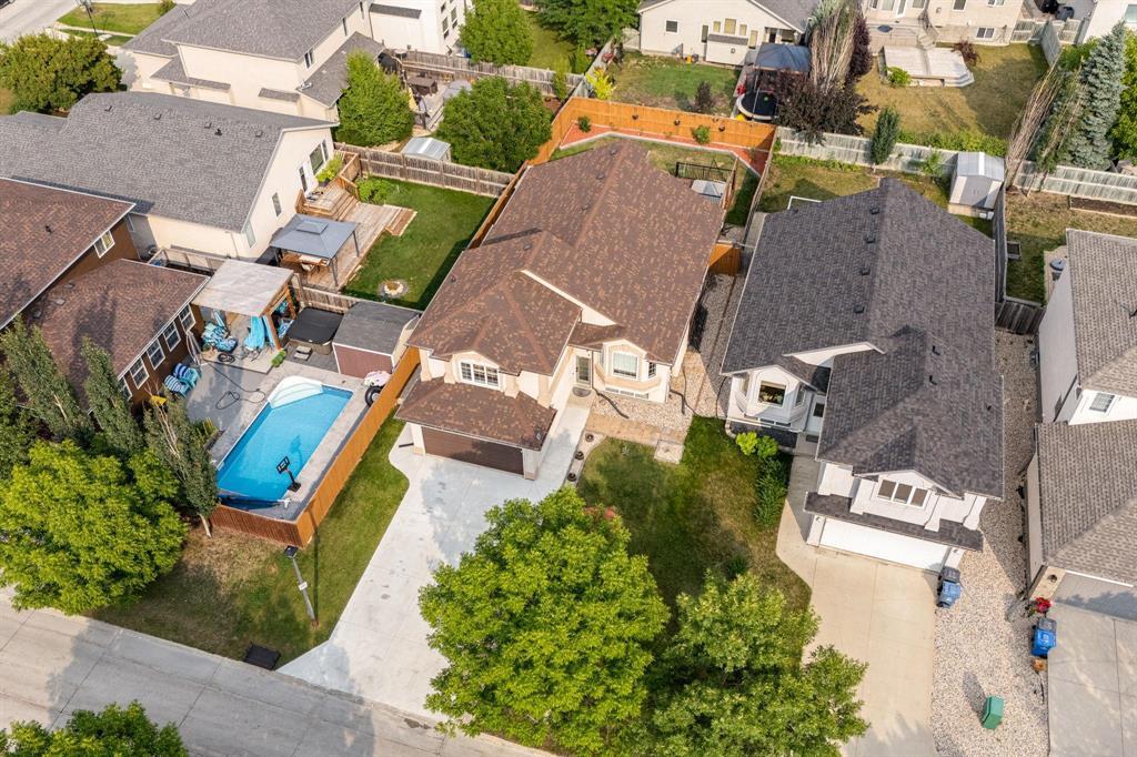Photo 4 of 102 Lindmere Drive, Winnipeg MB