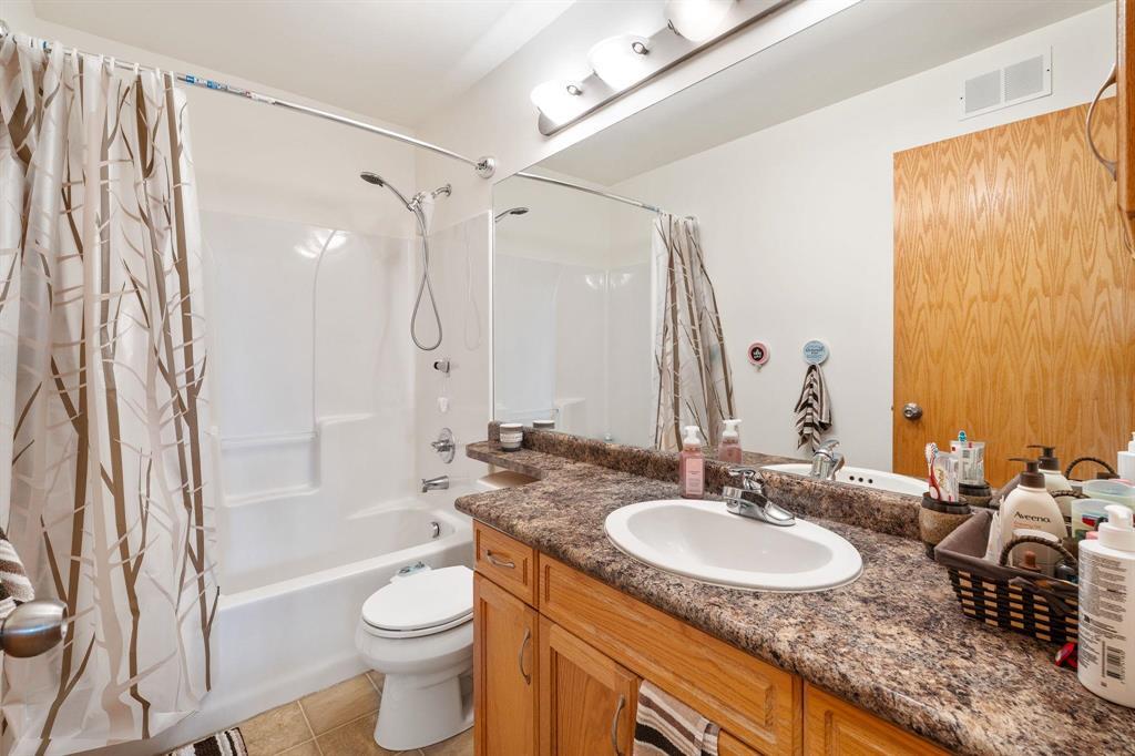 Photo 31 of 102 Lindmere Drive, Winnipeg MB