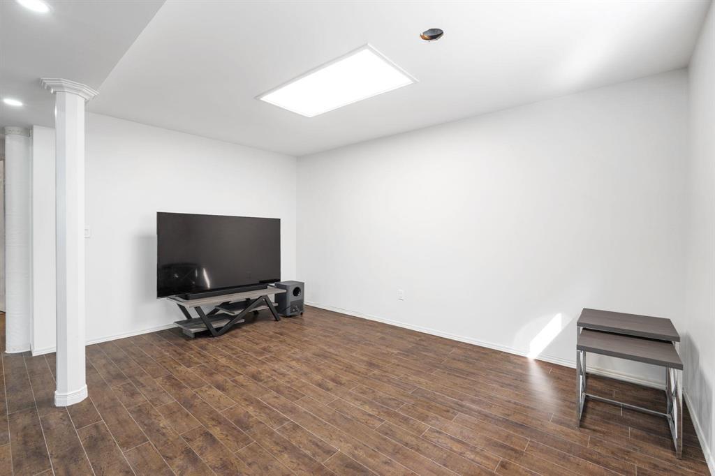 Photo 41 of 102 Lindmere Drive, Winnipeg MB