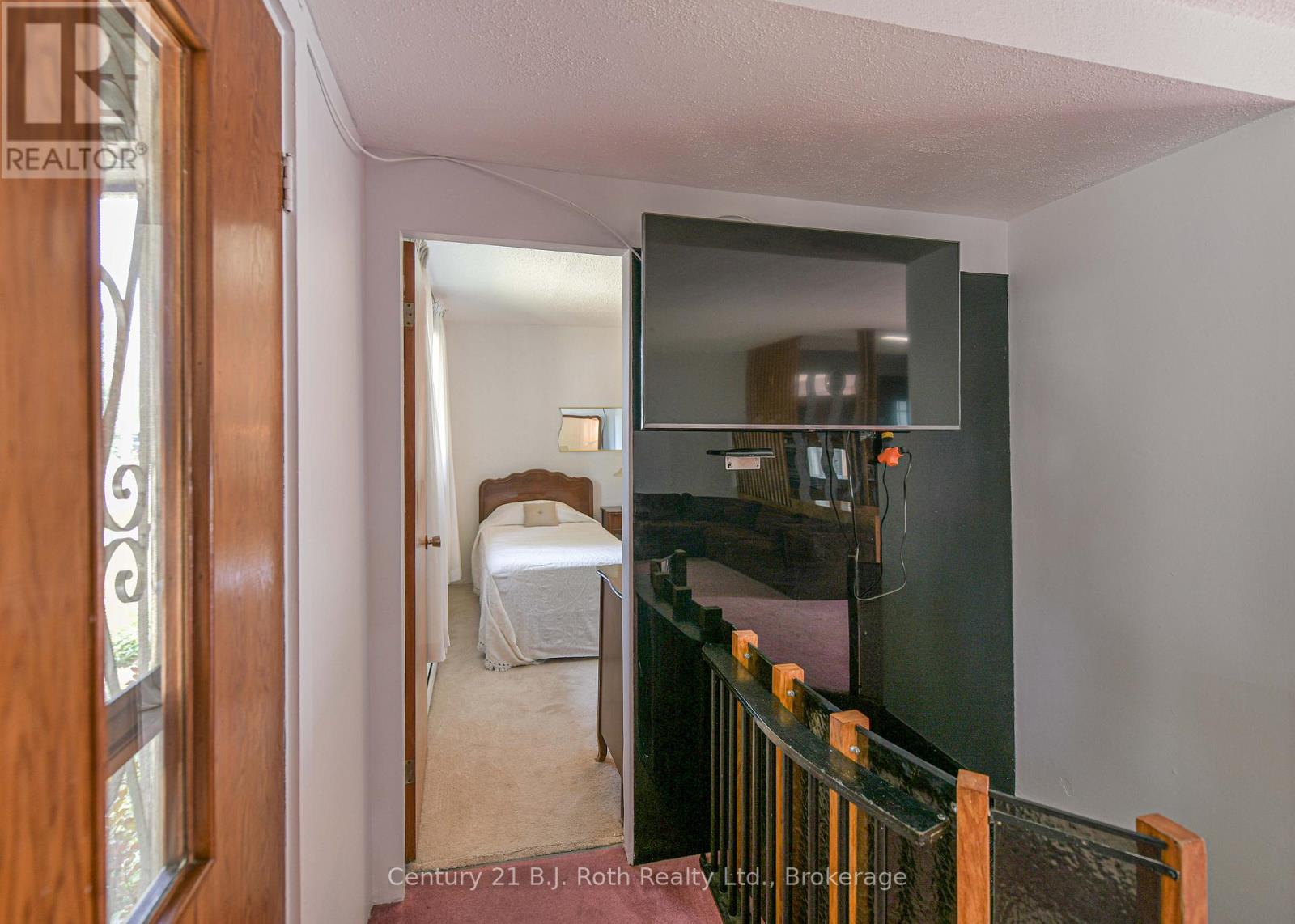 Photo 11 of 535 High Street, Orillia ON