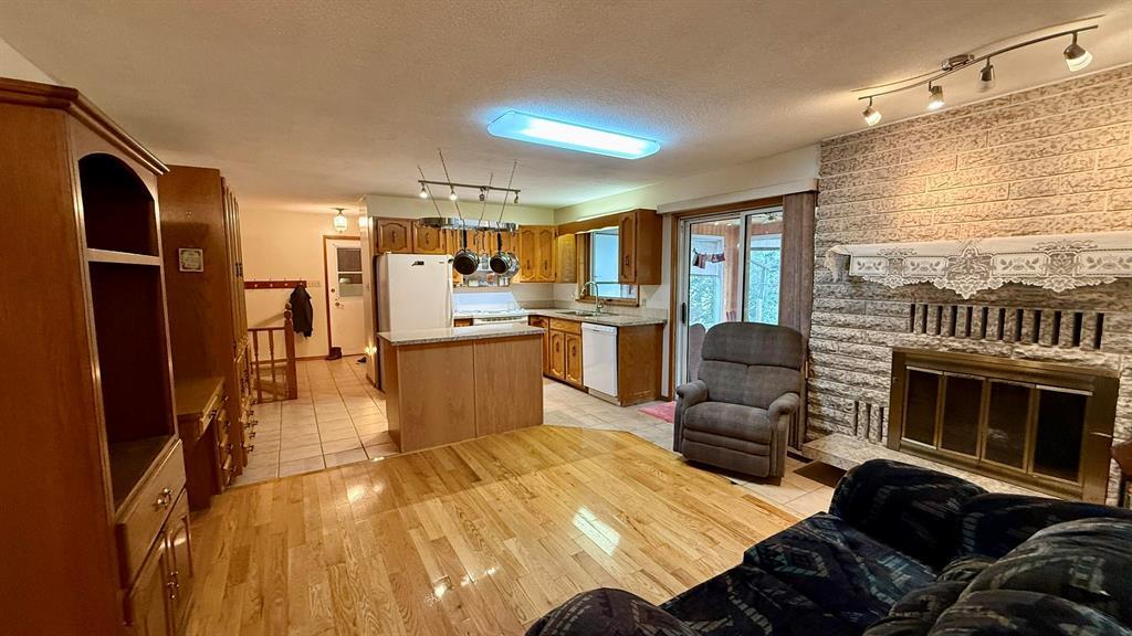 Photo 11 of 108 Greenwood Street, Steinbach MB
