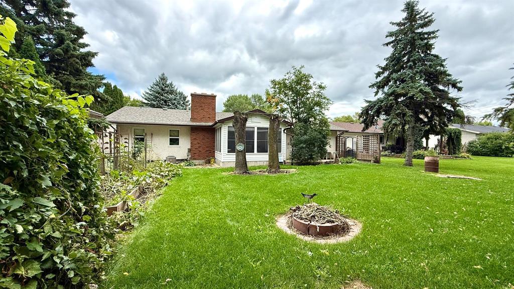 Photo 28 of 108 Greenwood Street, Steinbach MB
