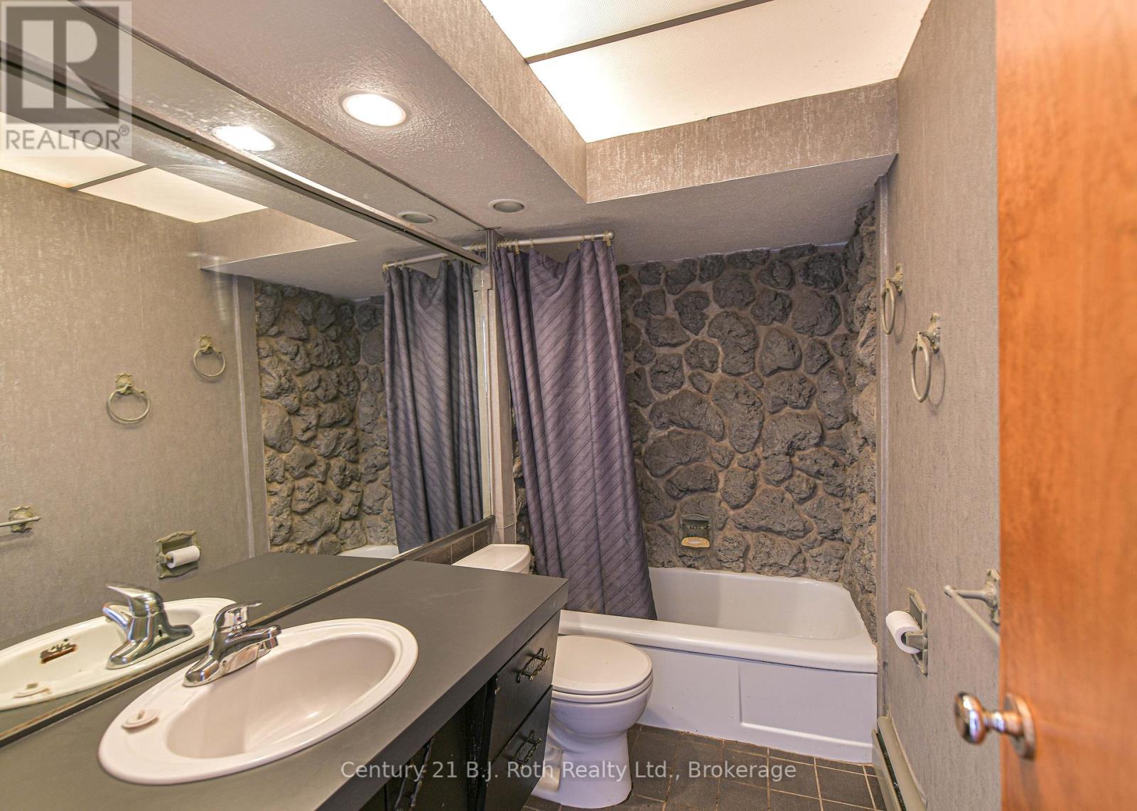 Photo 18 of 535 High Street, Orillia ON