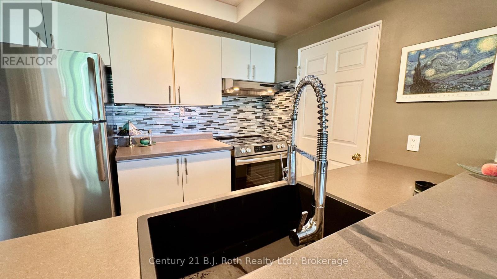 Photo 23 of 331 Grandview Hilltop Drive, Huntsville ON