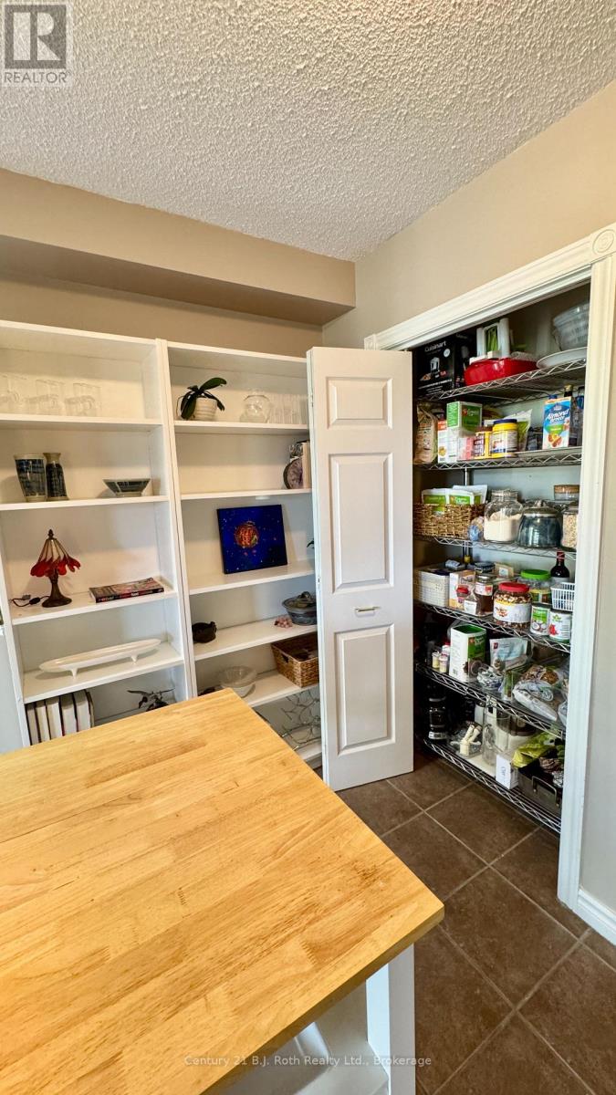 Photo 24 of 331 Grandview Hilltop Drive, Huntsville ON