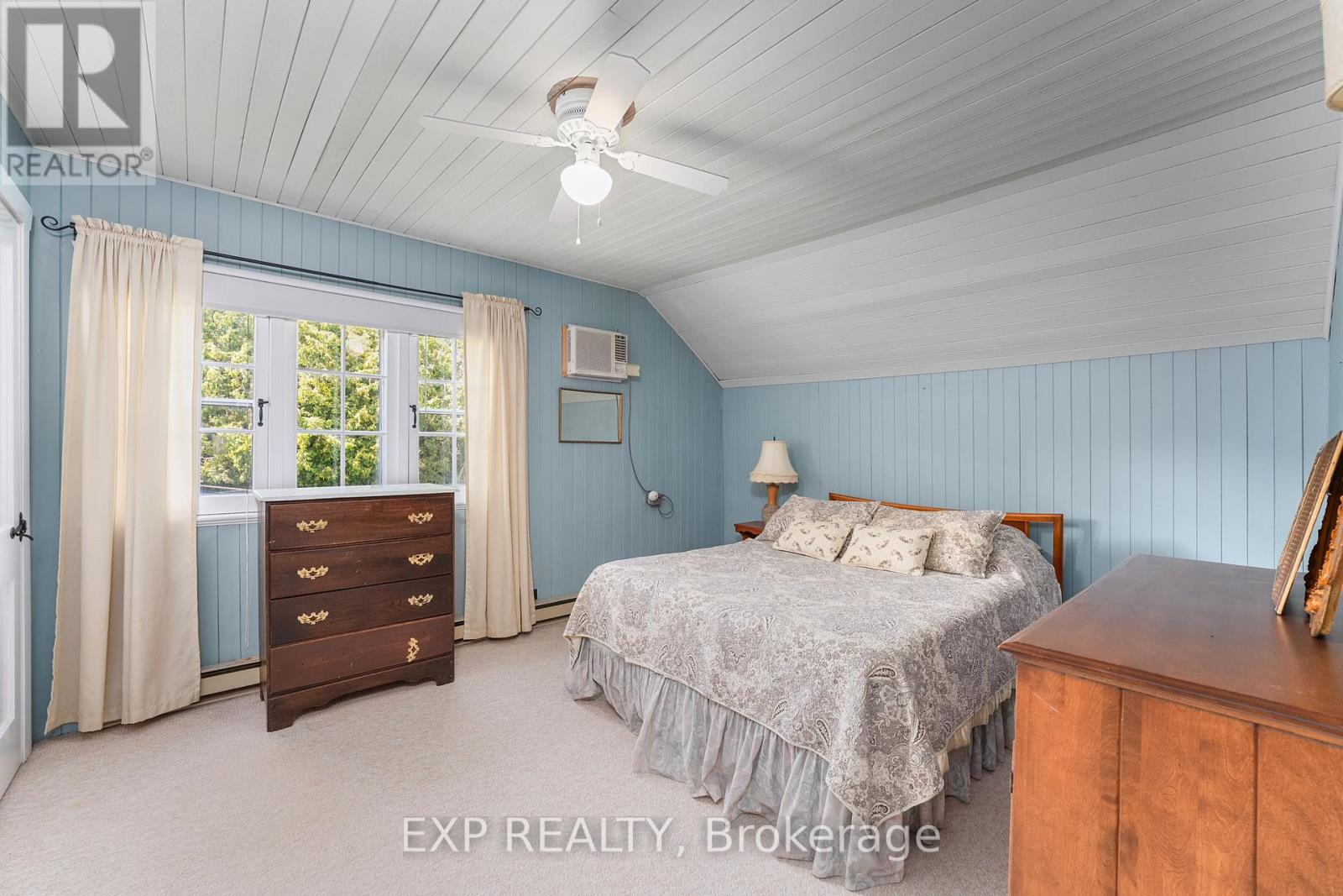 Photo 33 of 45 Westwind Circle, Georgina ON
