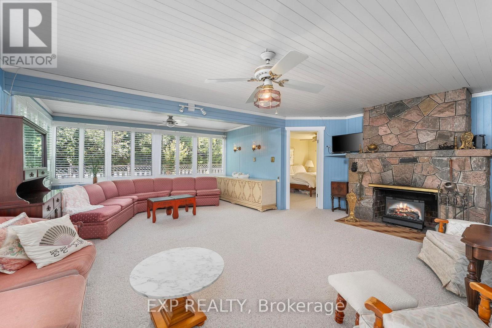 Photo 18 of 45 Westwind Circle, Georgina ON