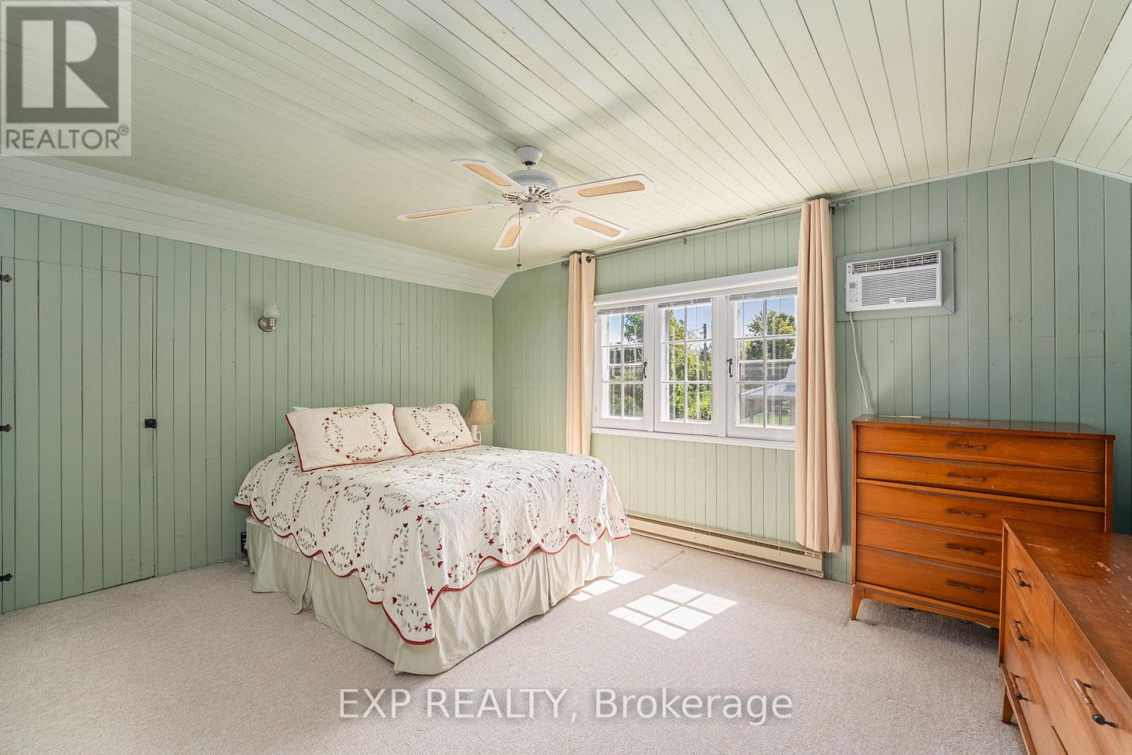 Photo 30 of 45 Westwind Circle, Georgina ON