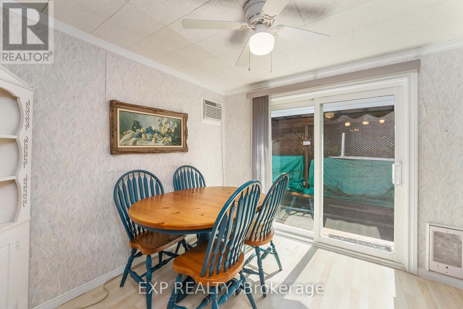Photo 15 of 45 Westwind Circle, Georgina ON