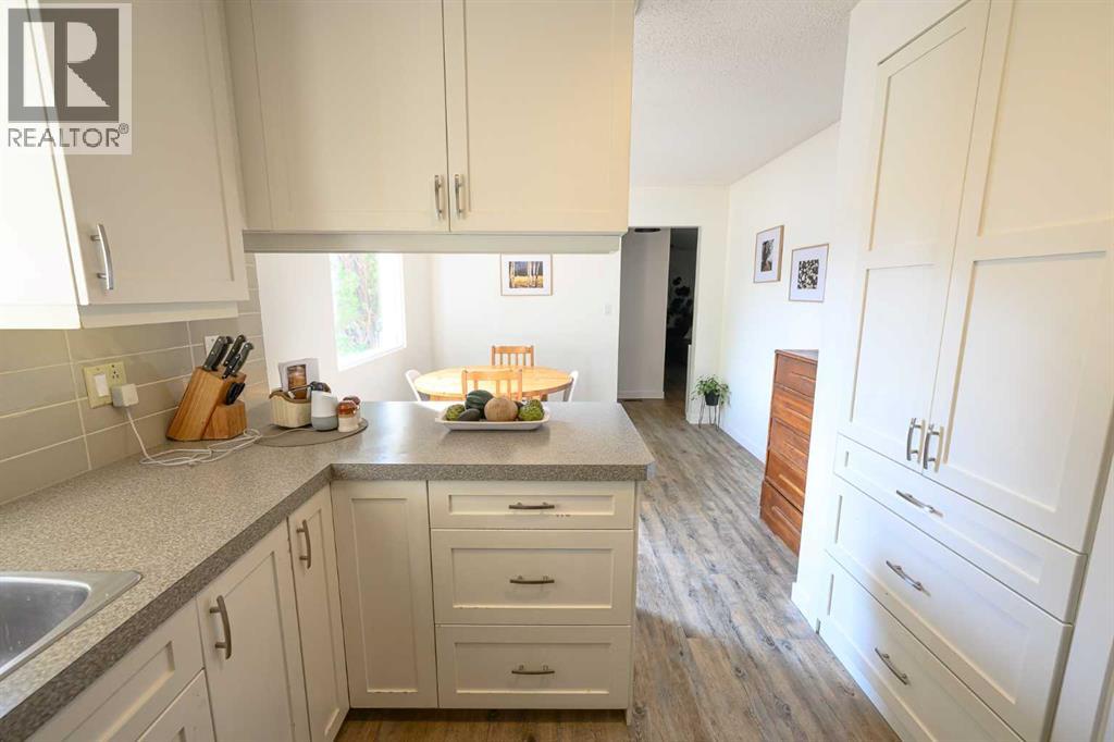 Photo 10 of 8607 99 A Street, Grande Prairie AB