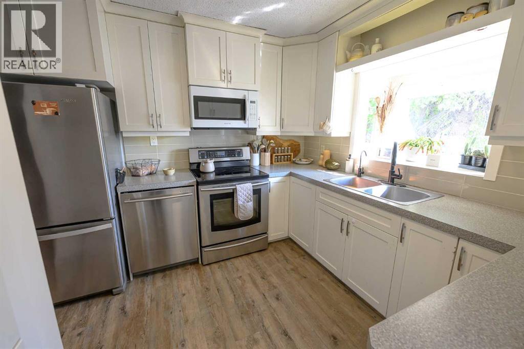 Photo 8 of 8607 99 A Street, Grande Prairie AB