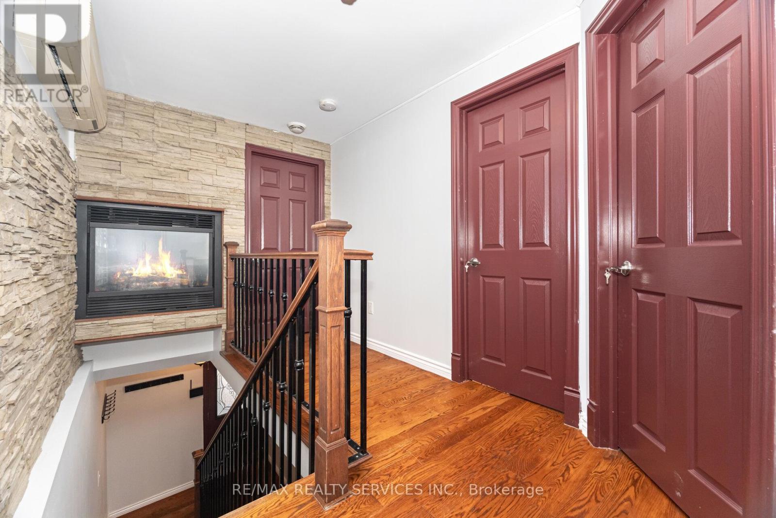 Photo 26 of 28 Homeland Court, Brampton ON