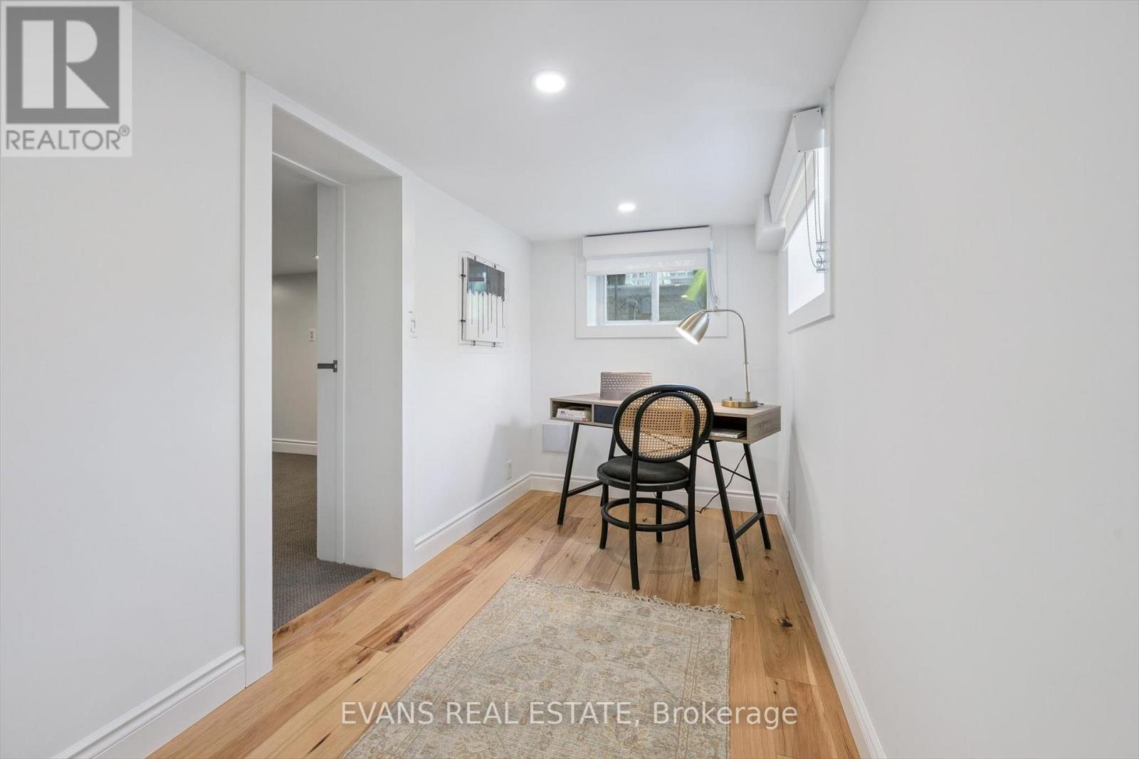 Photo 17 of 25 Uxbridge Avenue, Toronto ON