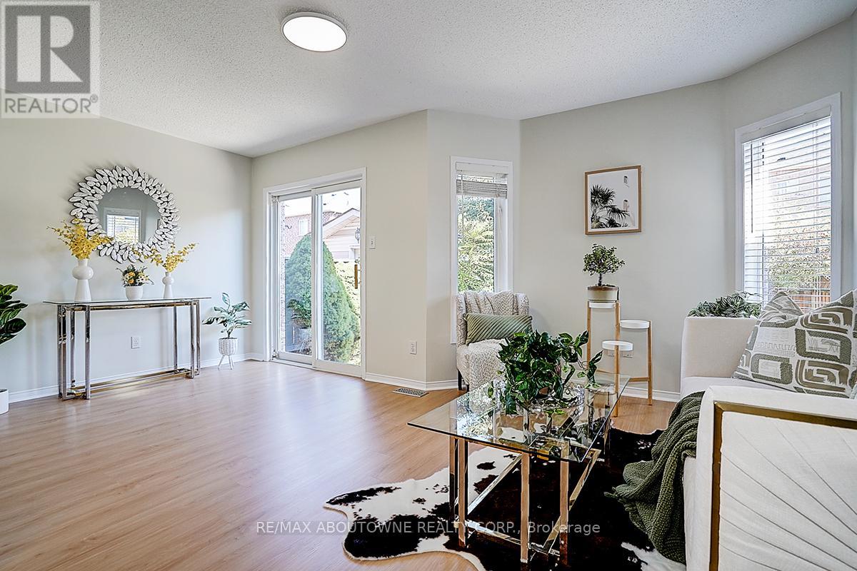 Photo 20 of 5575 Margarita Crescent, Mississauga ON