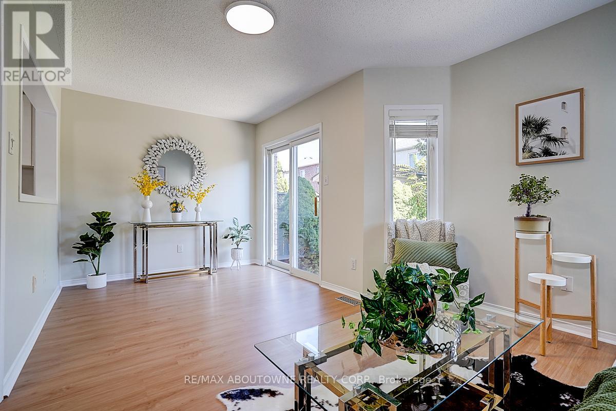 Photo 21 of 5575 Margarita Crescent, Mississauga ON