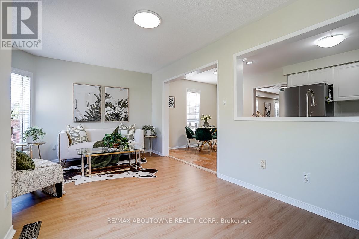 Photo 24 of 5575 Margarita Crescent, Mississauga ON