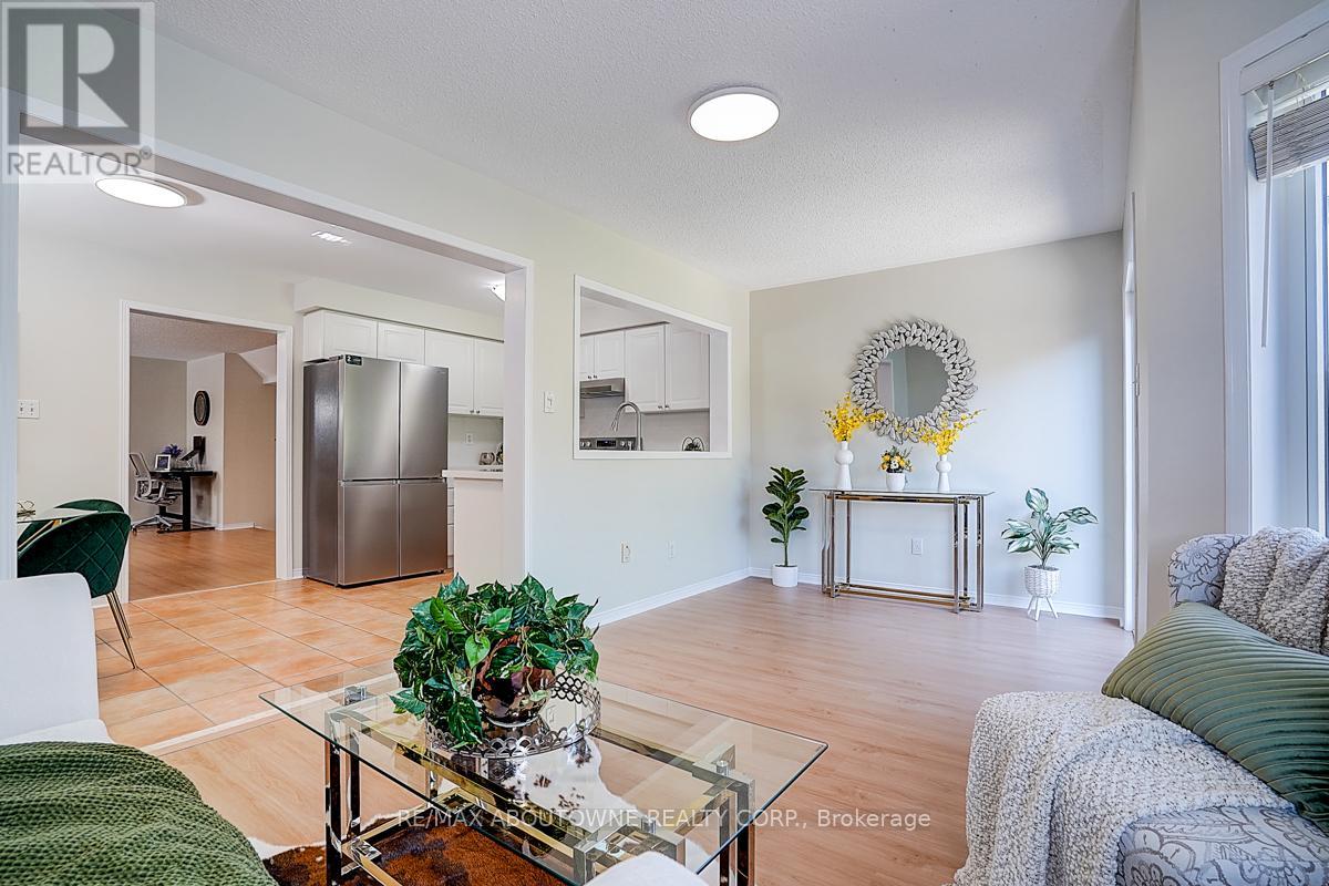 Photo 26 of 5575 Margarita Crescent, Mississauga ON