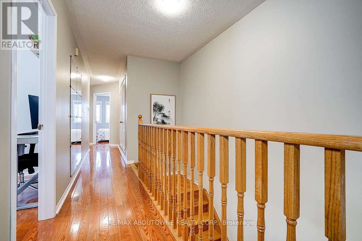 Photo 28 of 5575 Margarita Crescent, Mississauga ON