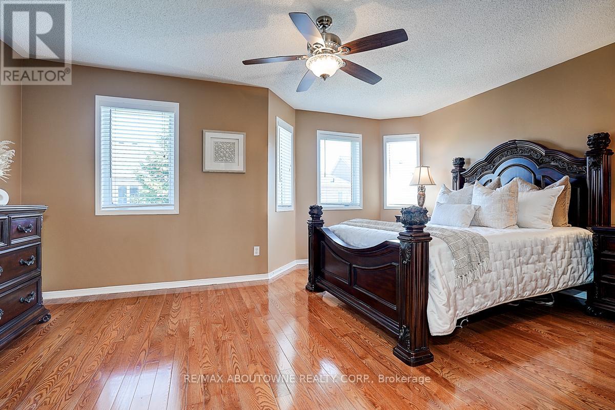Photo 29 of 5575 Margarita Crescent, Mississauga ON