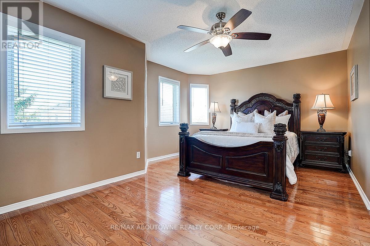 Photo 30 of 5575 Margarita Crescent, Mississauga ON
