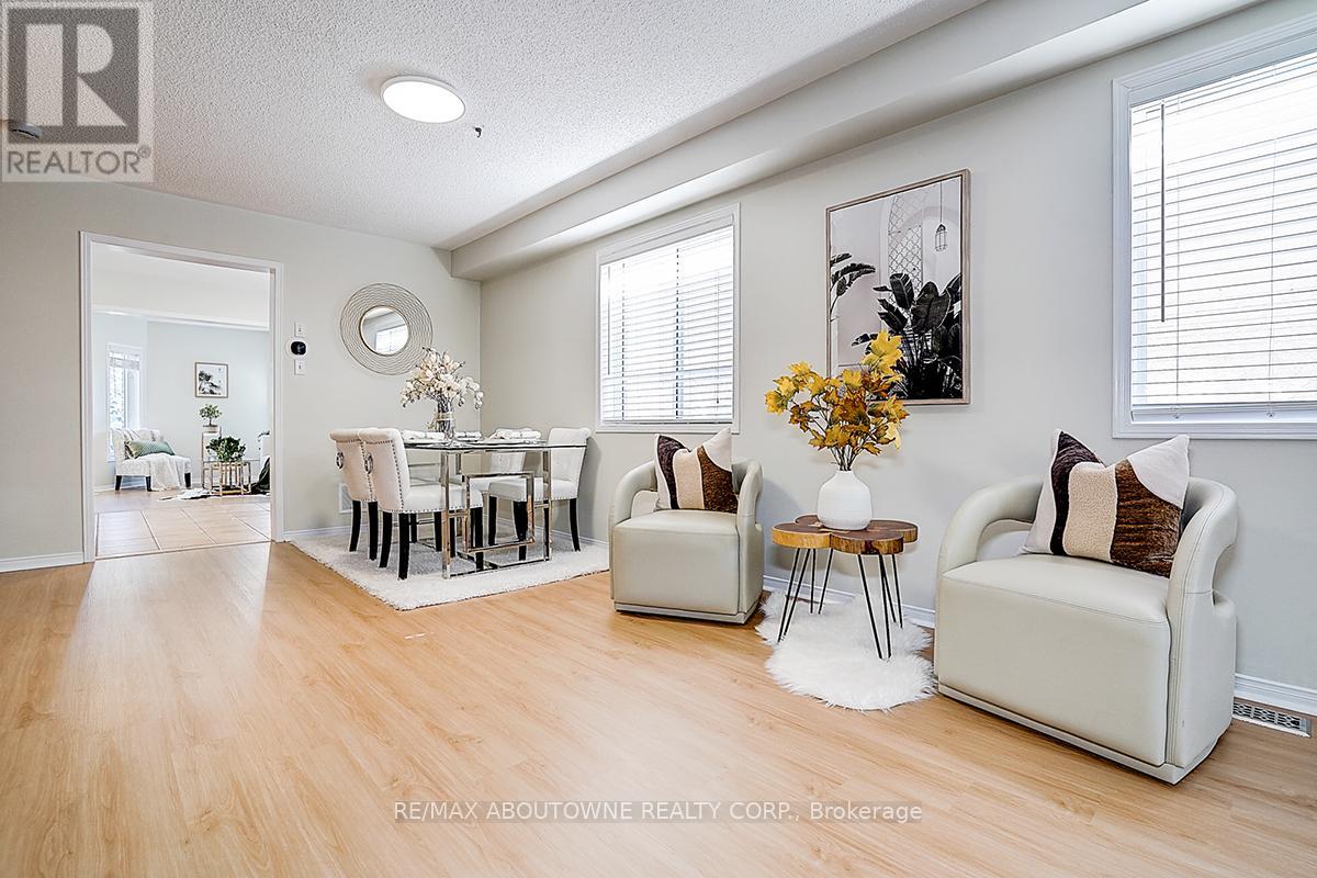 Photo 8 of 5575 Margarita Crescent, Mississauga ON