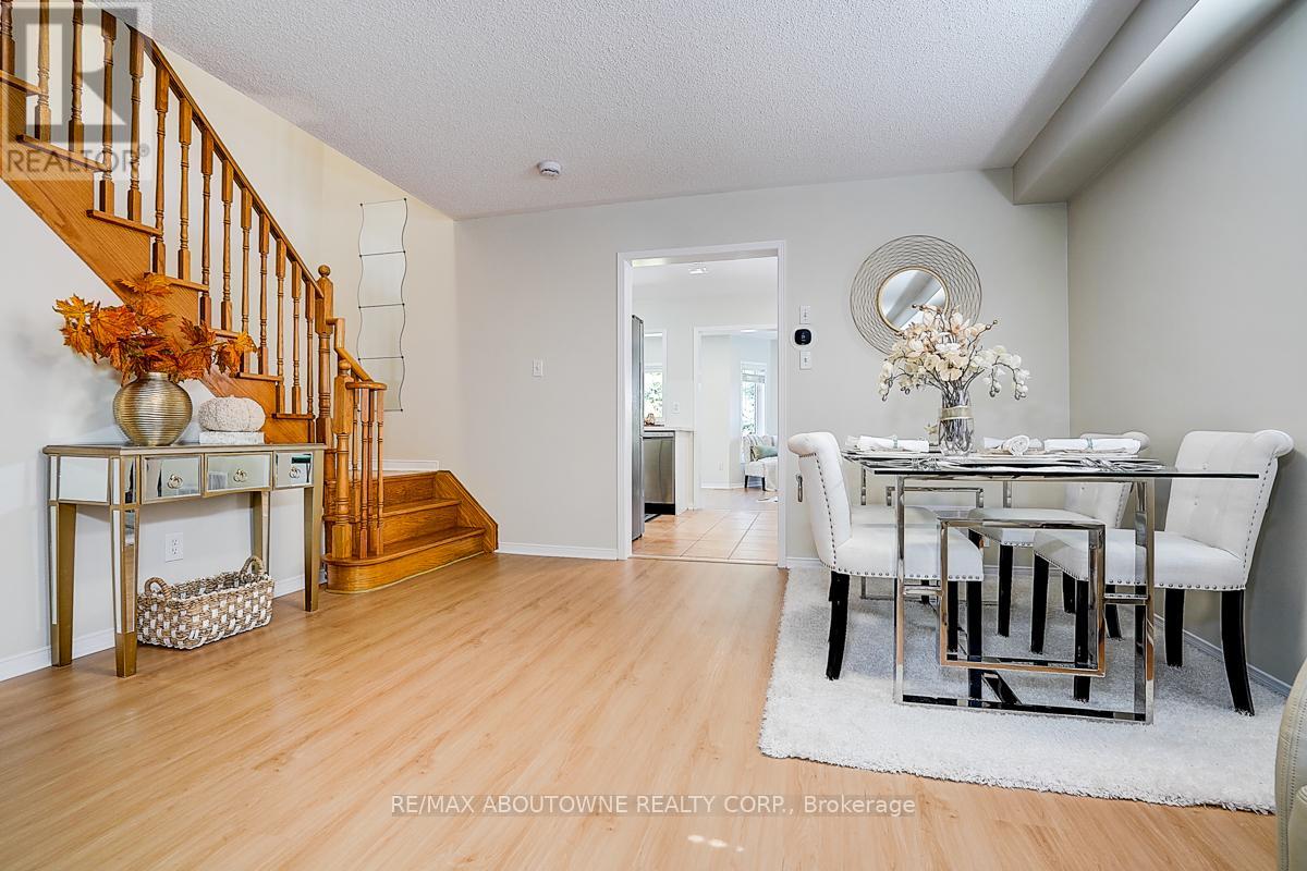 Photo 9 of 5575 Margarita Crescent, Mississauga ON