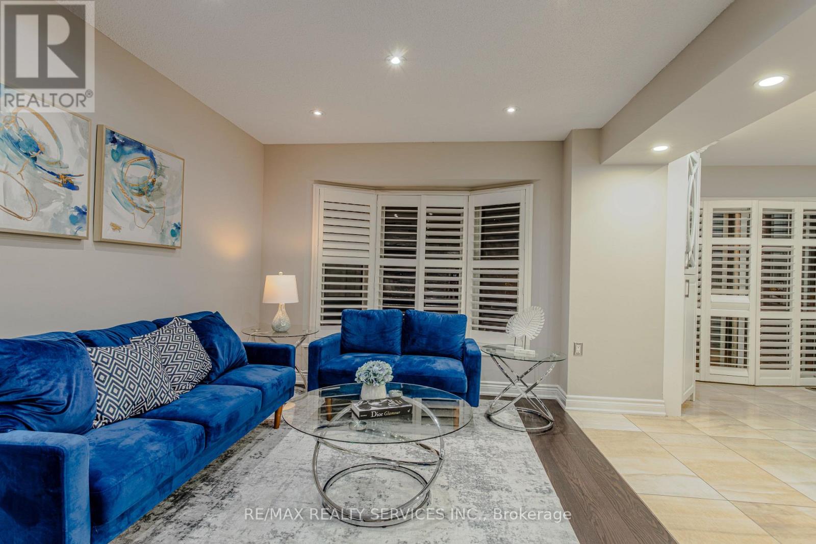 Photo 17 of 32 Heddon Court, Brampton ON