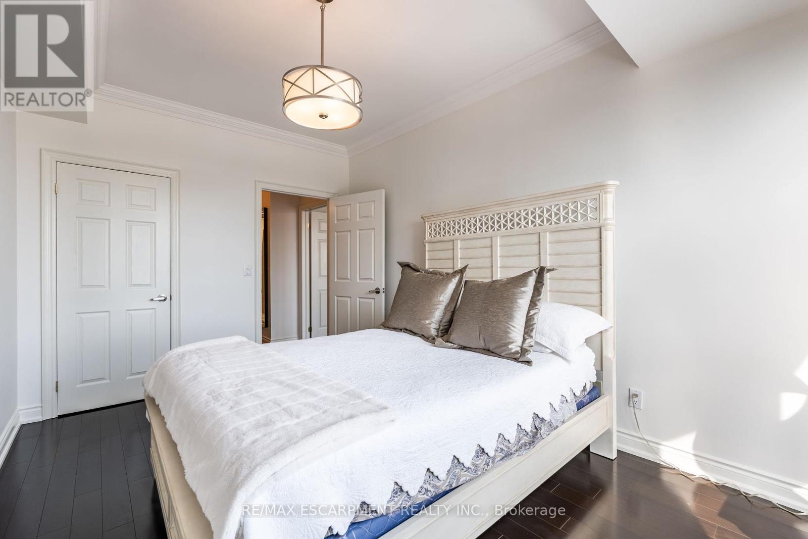 Photo 24 of 1102 1477 Lakeshore Road, Burlington ON
