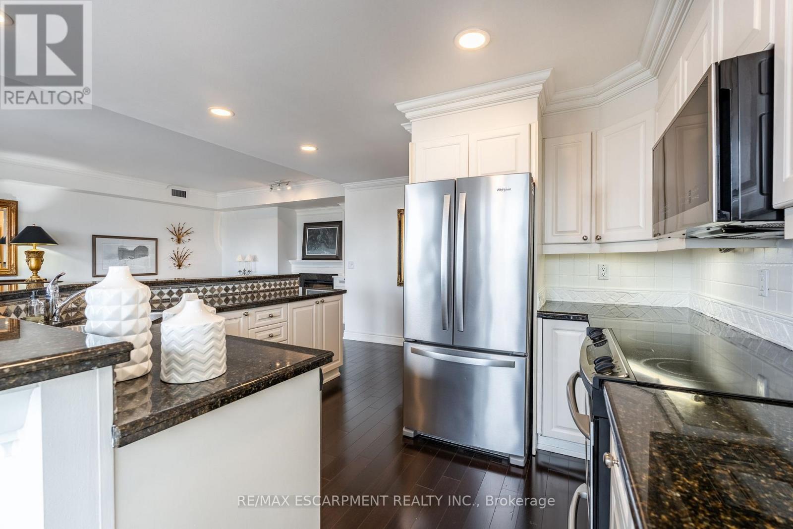 Photo 9 of 1102 1477 Lakeshore Road, Burlington ON