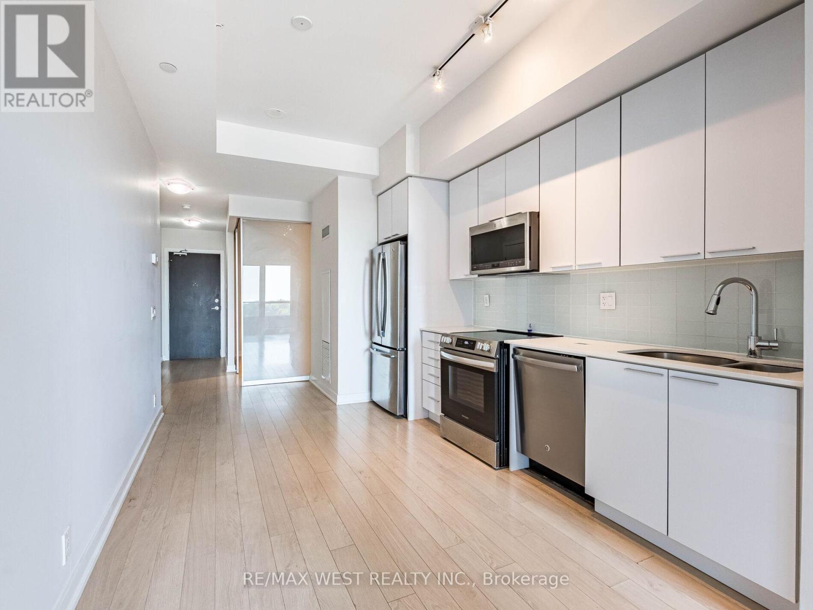 Photo 10 of 602 10 Park Lawn Road, Toronto ON