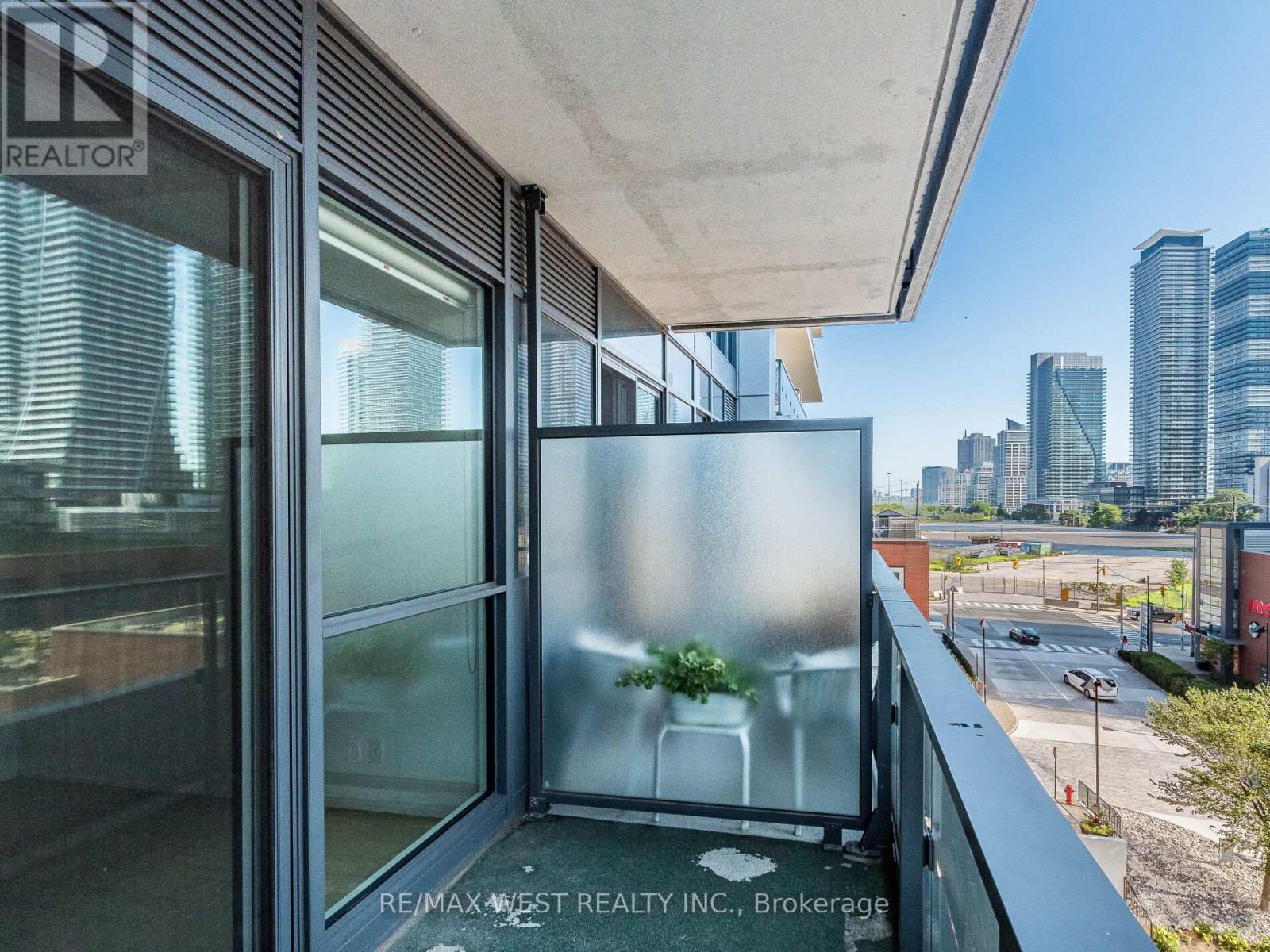 Photo 25 of 602 10 Park Lawn Road, Toronto ON