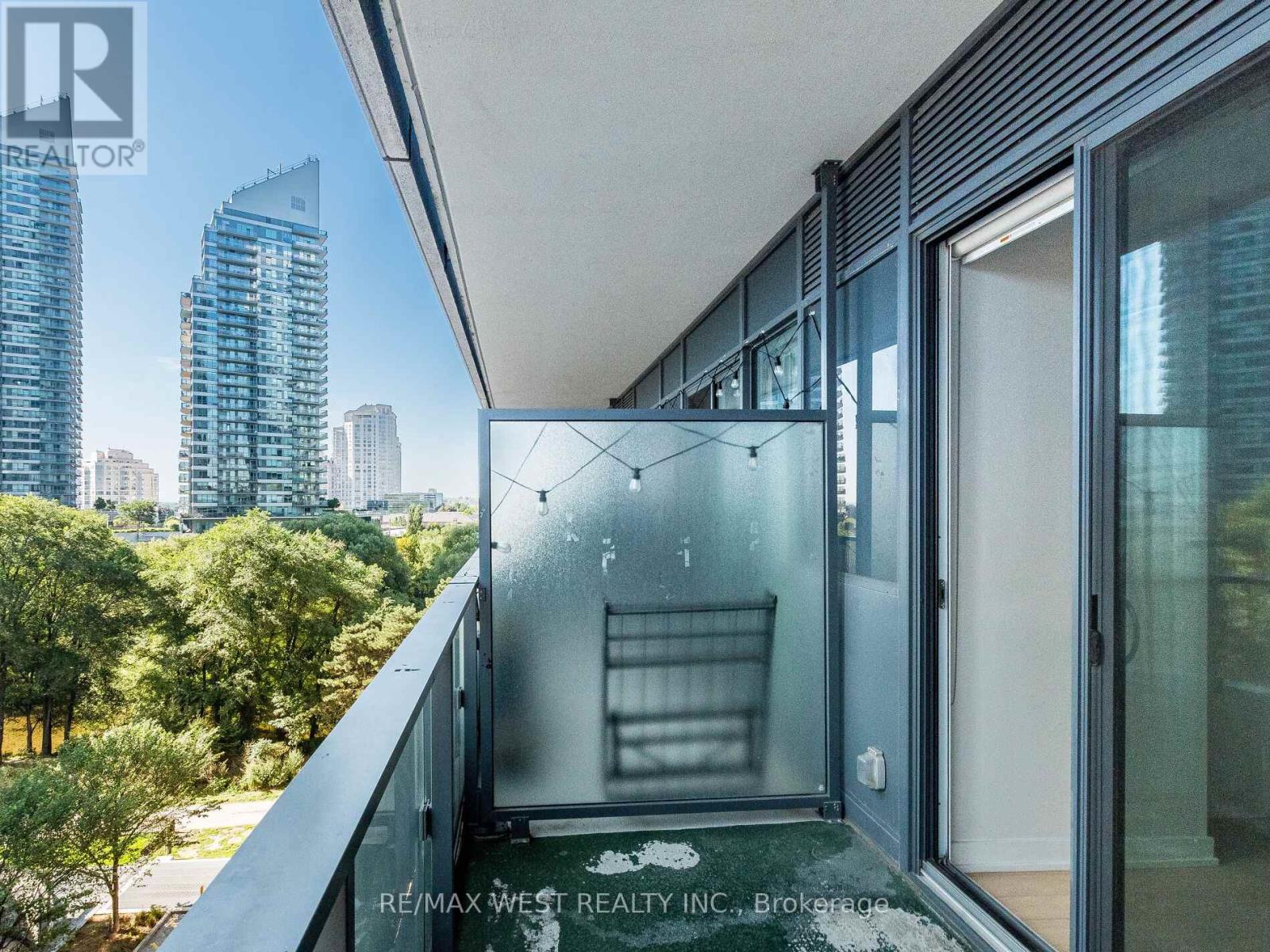 Photo 27 of 602 10 Park Lawn Road, Toronto ON