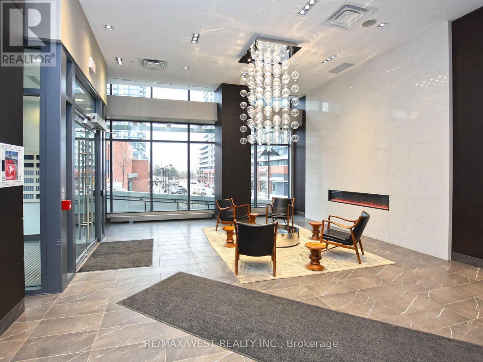 Photo 3 of 602 10 Park Lawn Road, Toronto ON