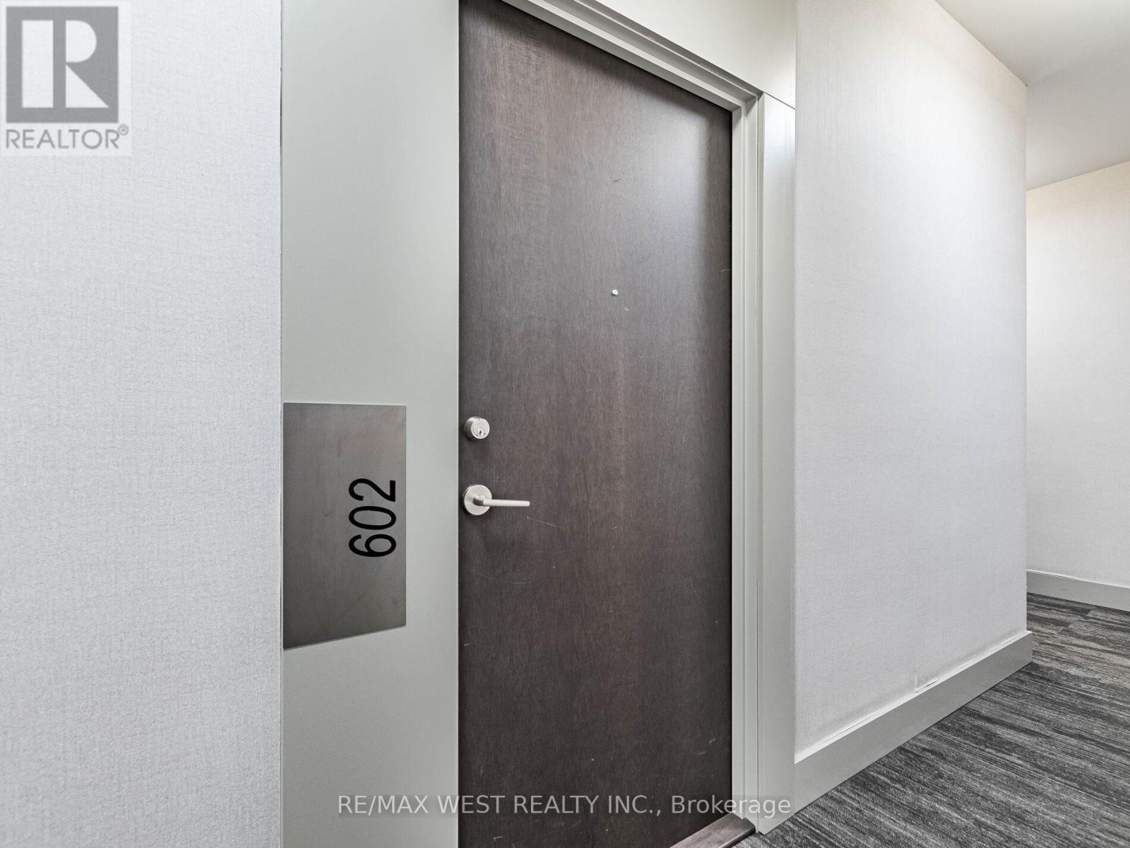 Photo 5 of 602 10 Park Lawn Road, Toronto ON