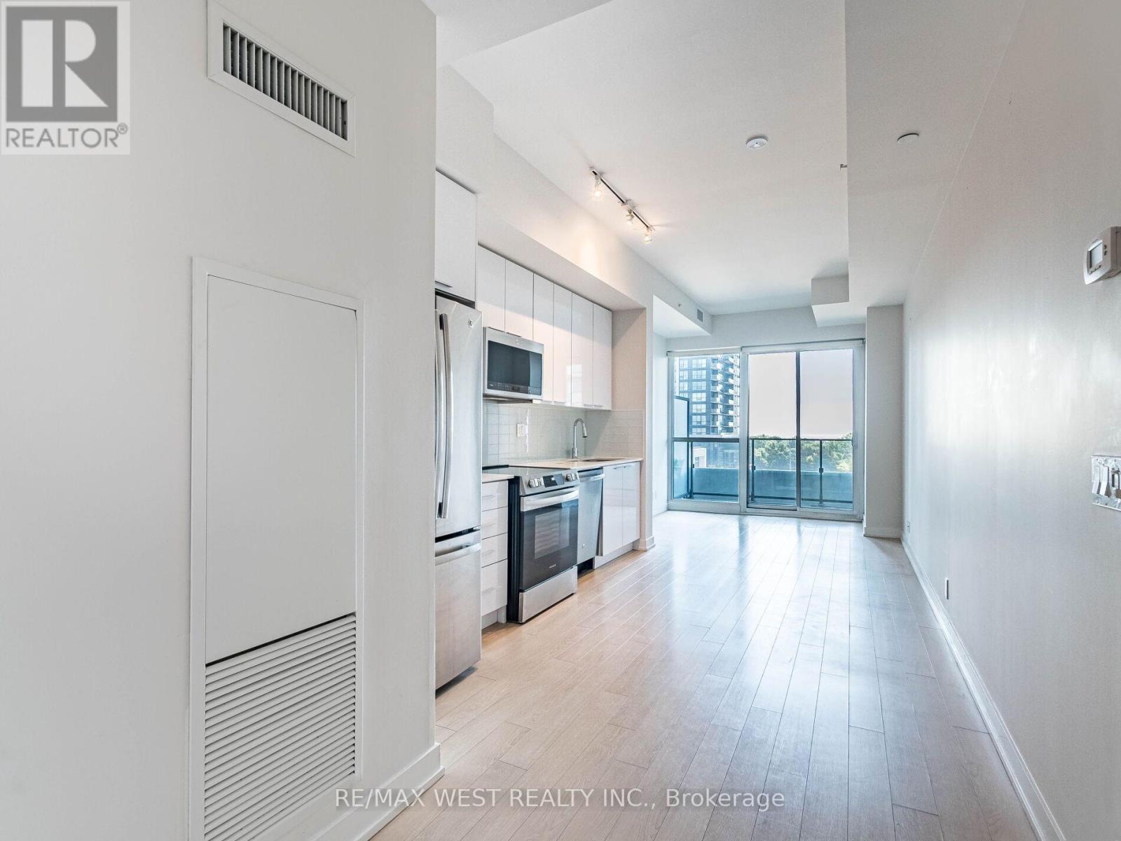 Photo 8 of 602 10 Park Lawn Road, Toronto ON