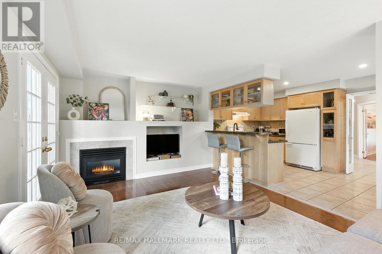 Photo 12 of 3288 Equestrian Crescent, Mississauga ON