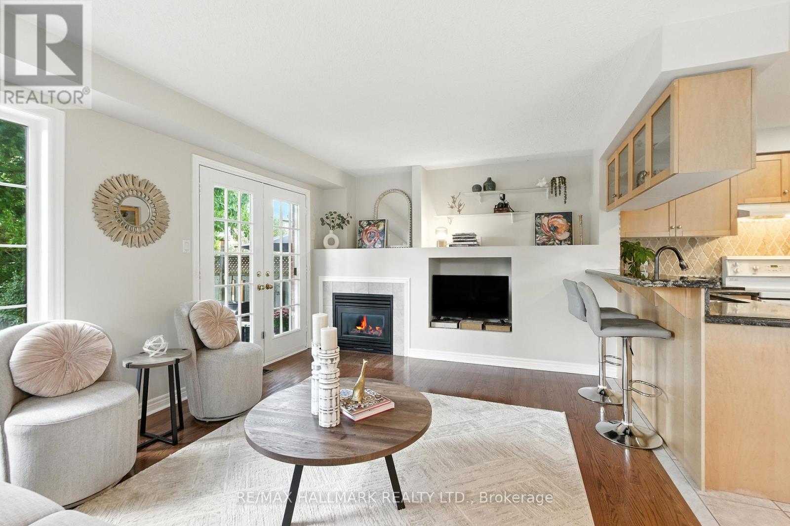 Photo 13 of 3288 Equestrian Crescent, Mississauga ON