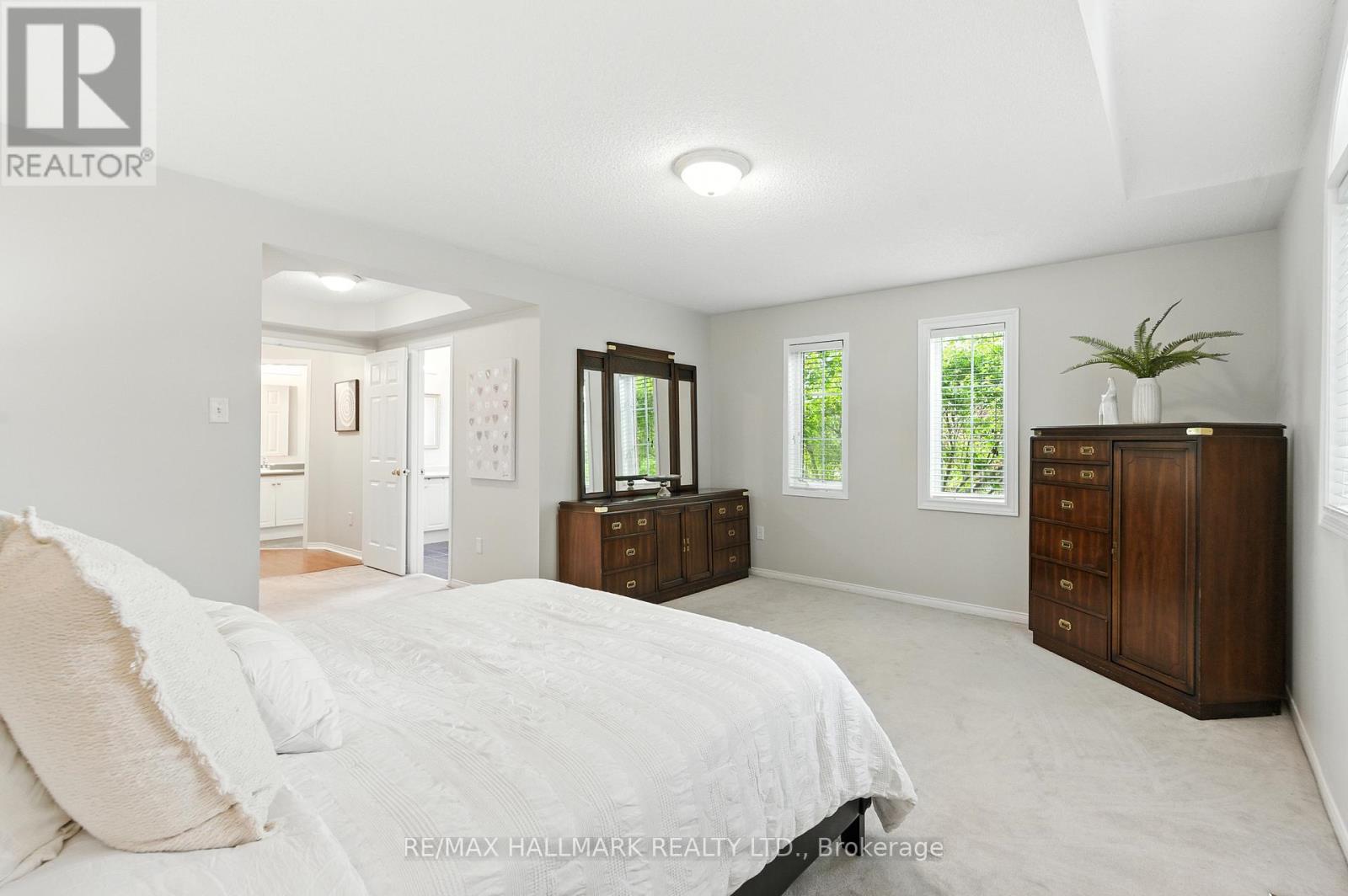 Photo 25 of 3288 Equestrian Crescent, Mississauga ON