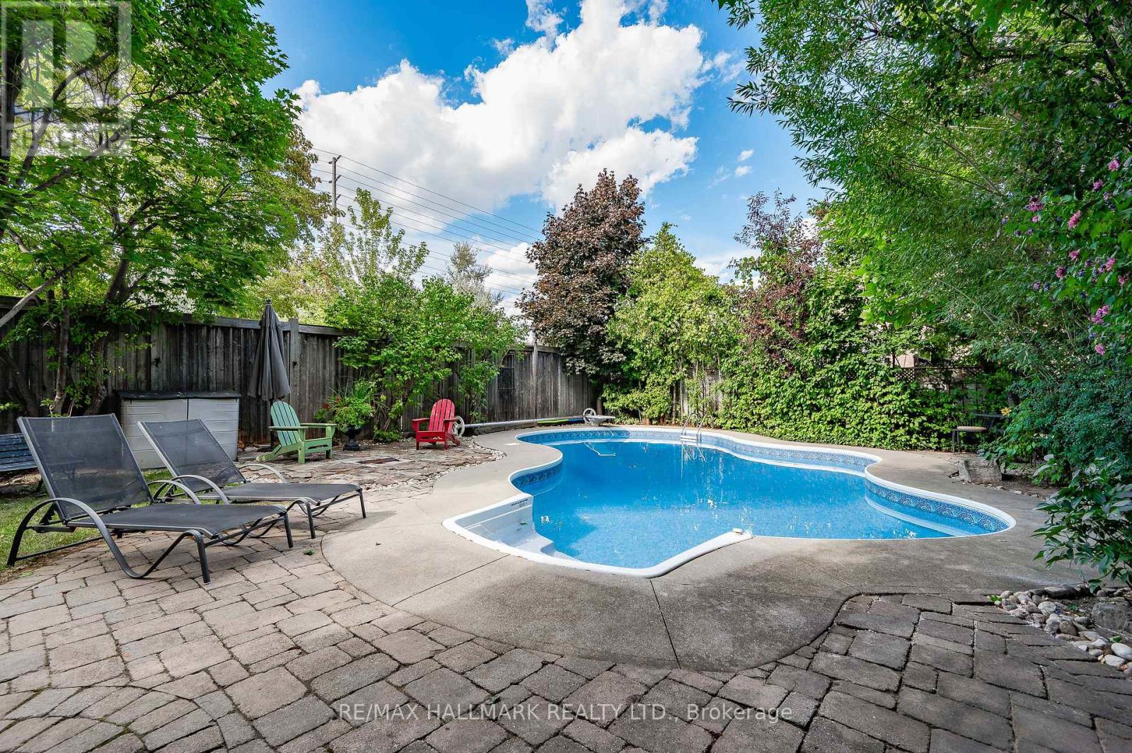 Photo 3 of 3288 Equestrian Crescent, Mississauga ON