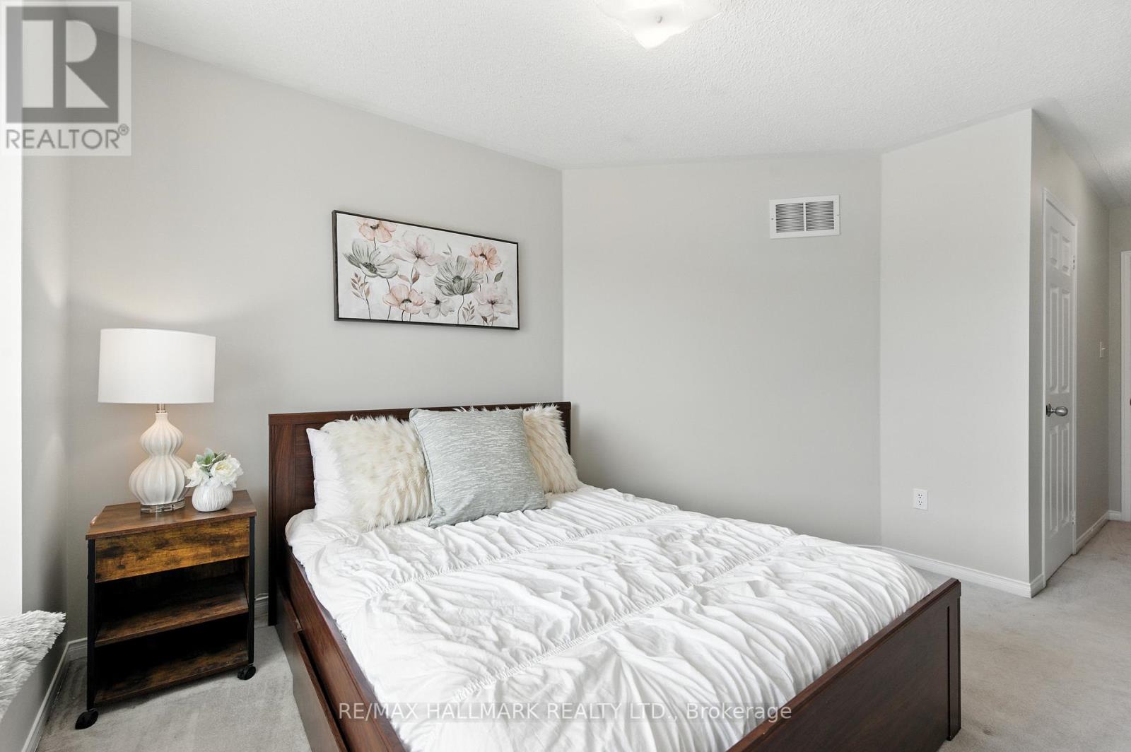 Photo 30 of 3288 Equestrian Crescent, Mississauga ON